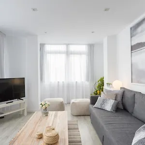 Urbe10 Angel Ganivet 2 Bedrooms Apartament